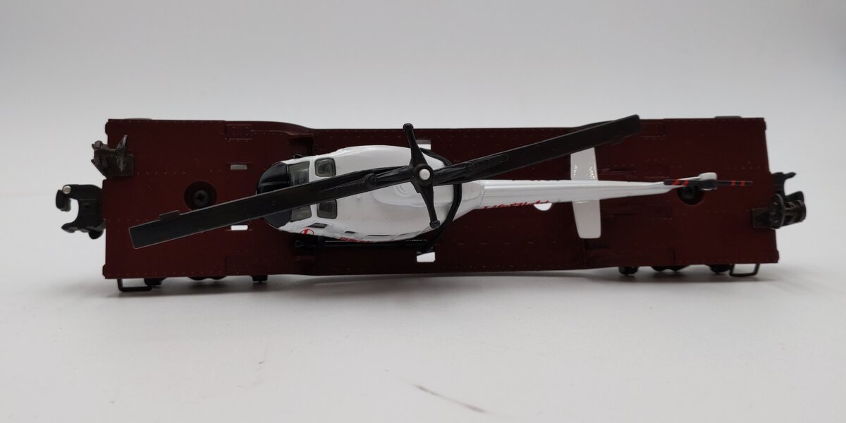 Lionel 6-16968 O Gauge Aviation Flatcar with Ertl Helicopter #6461 NIB