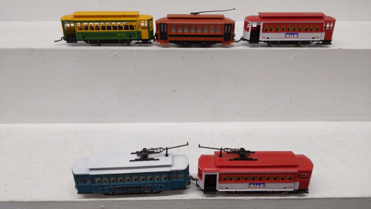 Mehano HO Scale Assorted Passenger Cars: 413, 4 [5] VG