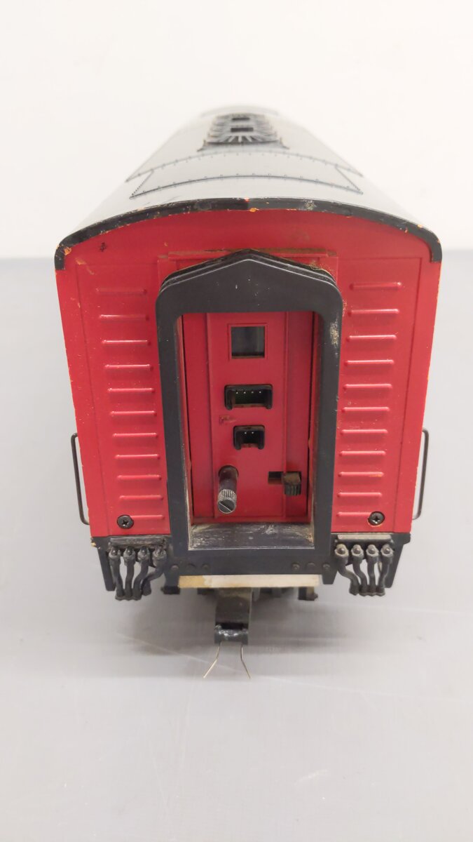 LGB 24588 G Scale Southern Pacific "Daylight" F7B Diesel Locomotive #8230 VG