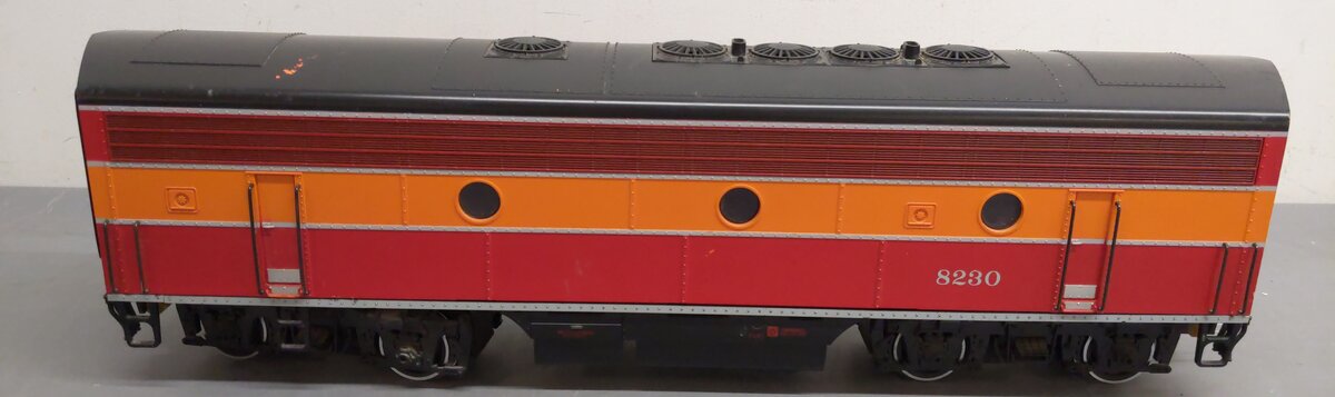 LGB 24588 G Scale Southern Pacific "Daylight" F7B Diesel Locomotive #8230 VG
