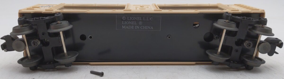 Lionel 6-19675 Lionel Model Shop Display Car with N&W J Class 600 Loco EX/Box