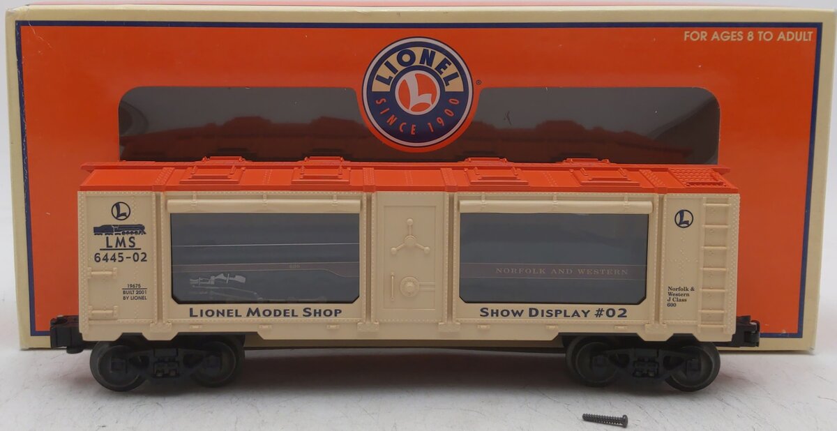 Lionel 6-19675 Lionel Model Shop Display Car with N&W J Class 600 Loco EX/Box