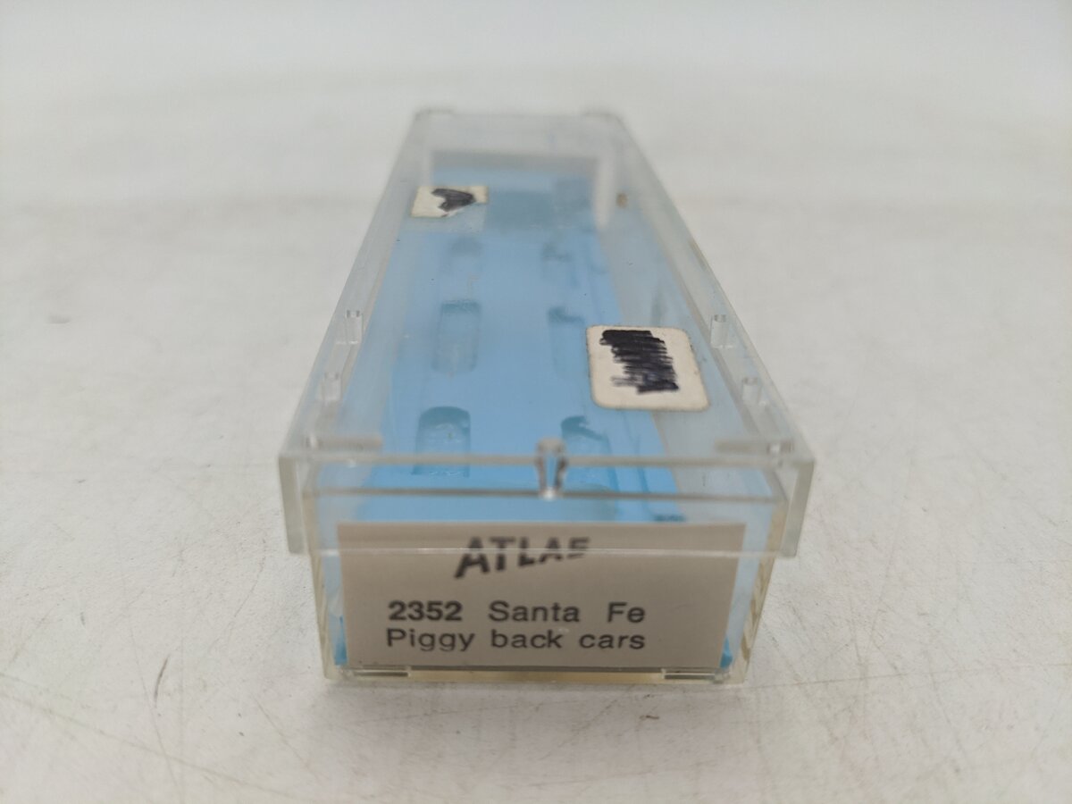 Atlas 2352 N Scale Santa Fe Piggy Back Car w/ Containers #90000-Weathered EX/Box