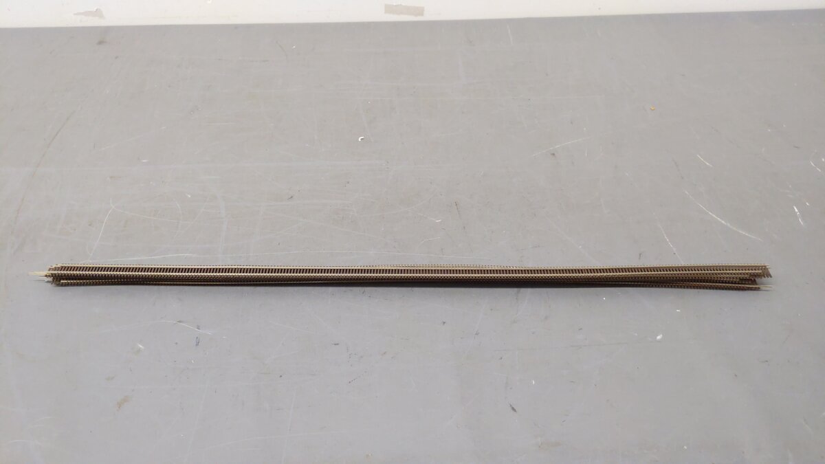 Atlas 2000 N Code 55 30" Brown Flex Track (8) EX