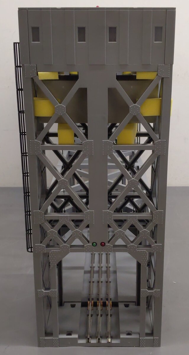 Lionel 6-12782 Operating Lift Bridge with Bell & Lights EX/Box