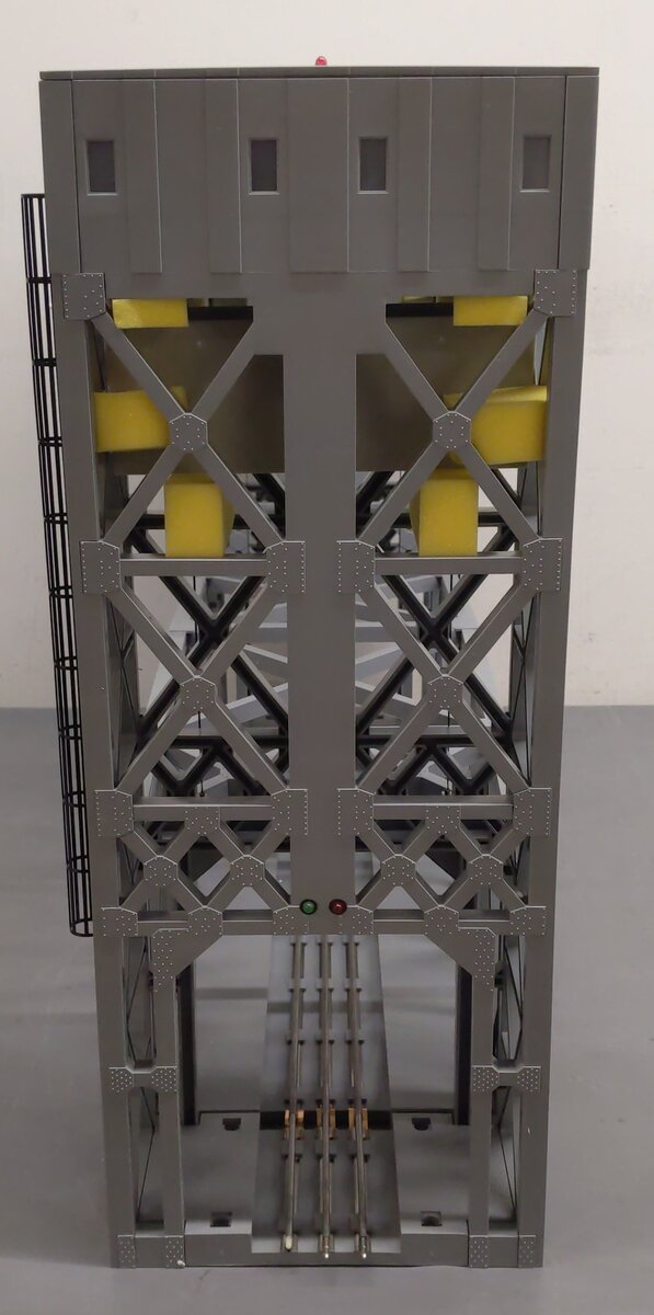 Lionel 6-12782 Operating Lift Bridge with Bell & Lights EX/Box