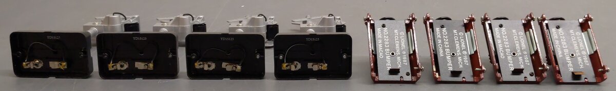 Lionel O Gauge Assorted Lighted Bumpers & Crossing Signal Signs [8] EX