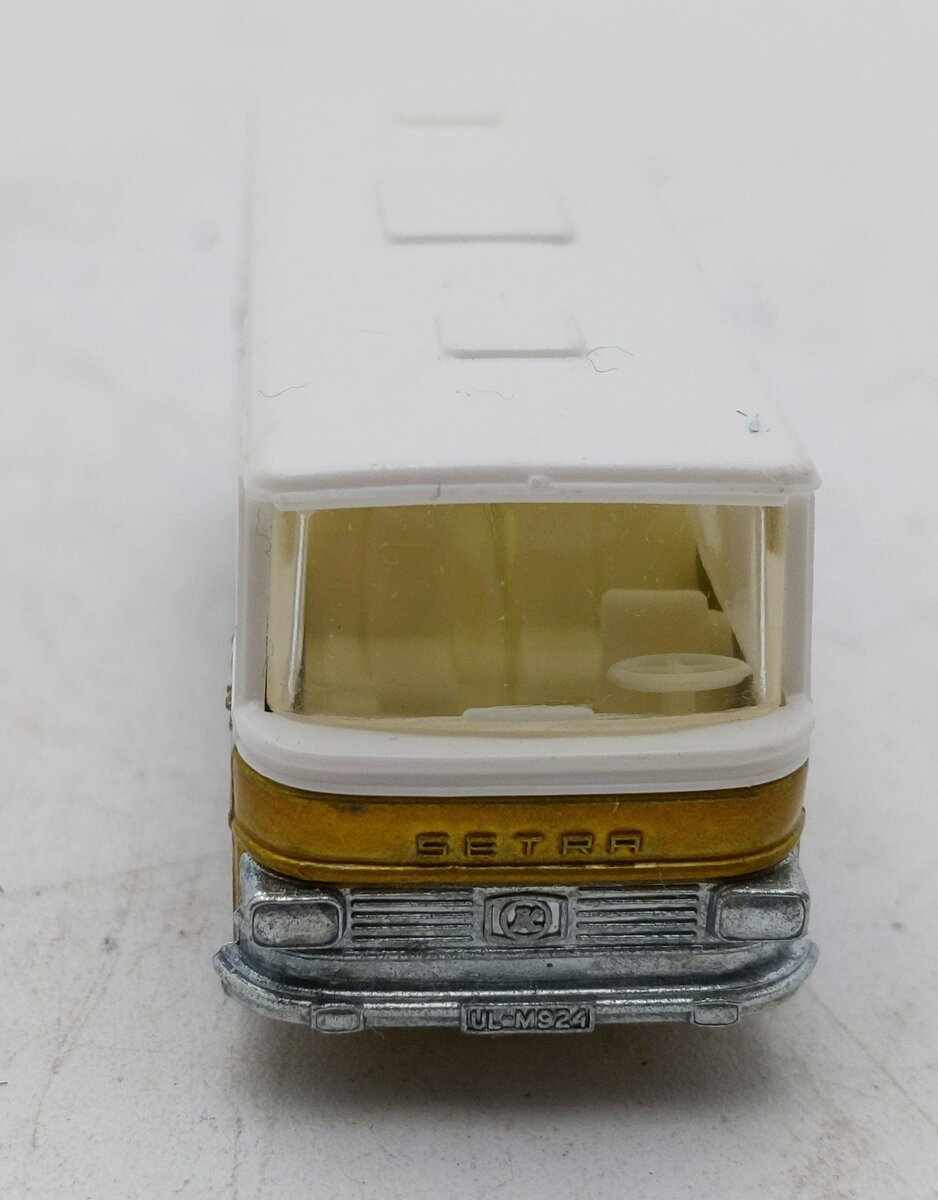 Matchbox 12 1:64 Superfast Setra Coach EX