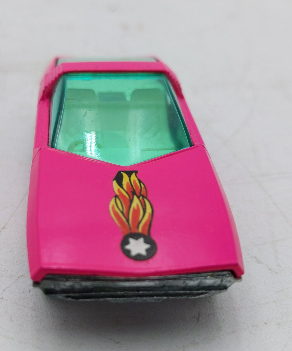 Matchbox 40 Vintage Diecast Vauxhall Guildsman LN