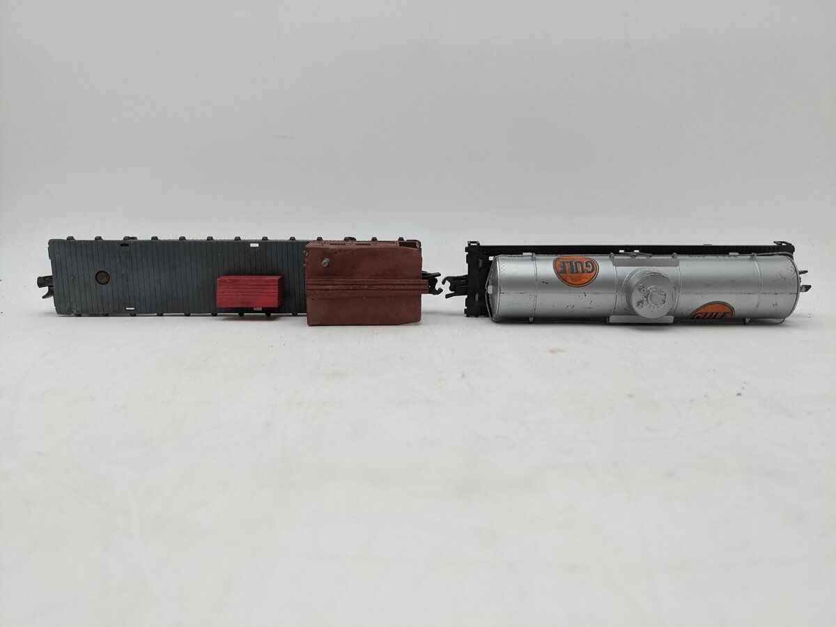 American Flyer S Gauge Assorted Freight Cars #5016 & 945 [2] VG