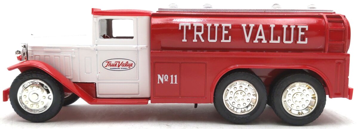 Ertl 2532 1:34 Scale 1930 Diamond "T" Tanker Bank LN/Box
