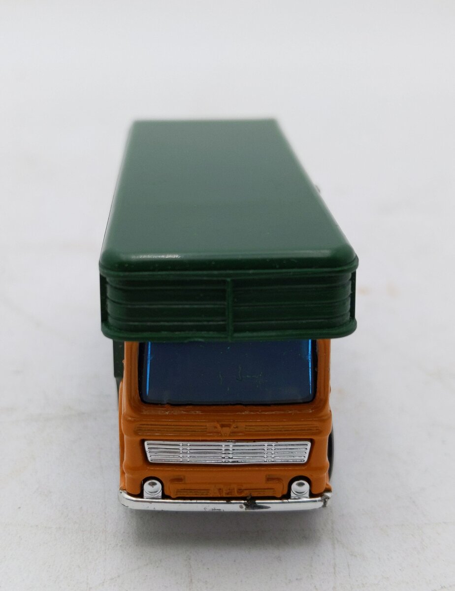 Matchbox 17 Superfast Horse Box LN