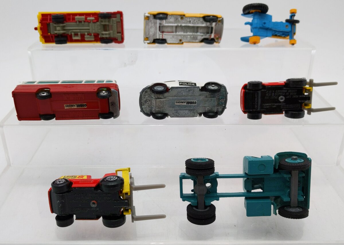 Matchbox & Other Assorted 1:32 Cars & Trucks [8] EX