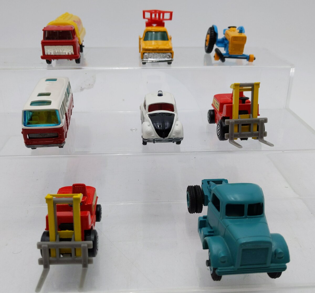Matchbox & Other Assorted 1:32 Cars & Trucks [8] EX