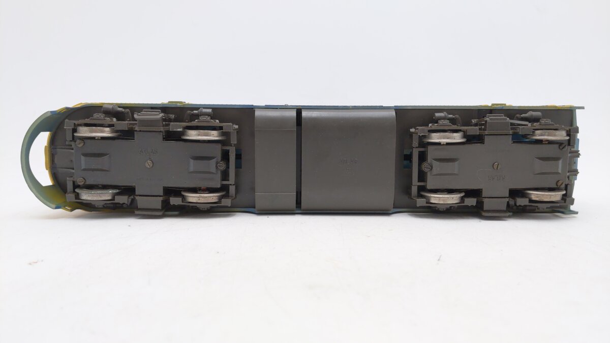 Atlas 6103 O Scale 2 Rail Chesapeake & Ohio F-9 Diesel Locomotive #8600 EX