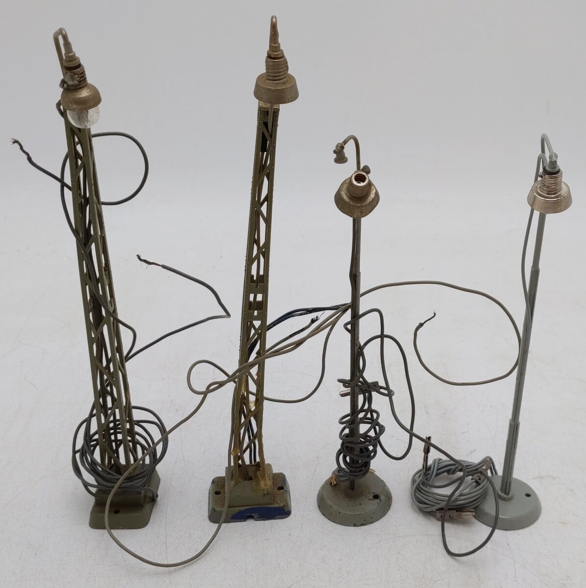Marklin HO Scale Assorted Lamps and Street Lights: 7048 and 7046 [4]/Box