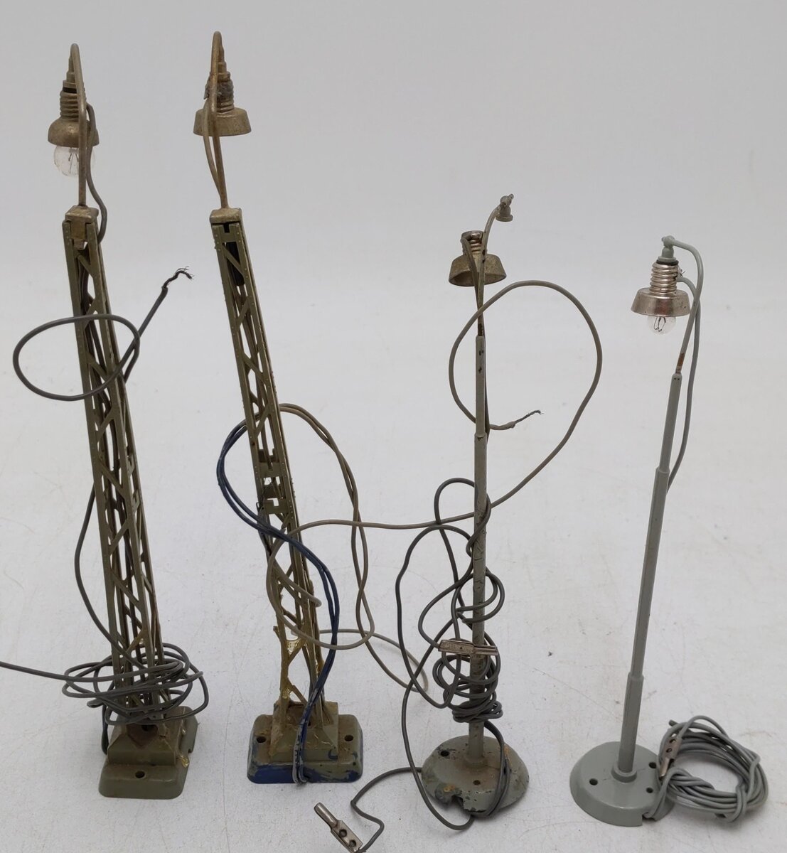 Marklin HO Scale Assorted Lamps and Street Lights: 7048 and 7046 [4]/Box