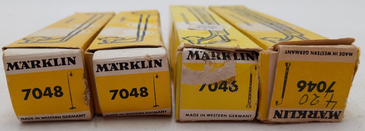 Marklin HO Scale Assorted Lamps and Street Lights: 7048 and 7046 [4]/Box