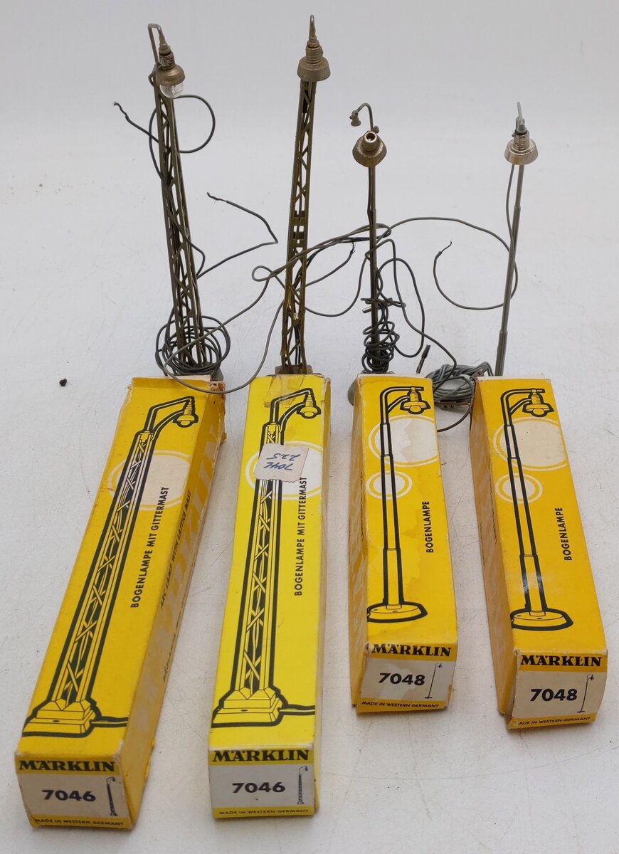 Marklin HO Scale Assorted Lamps and Street Lights: 7048 and 7046 [4]/Box