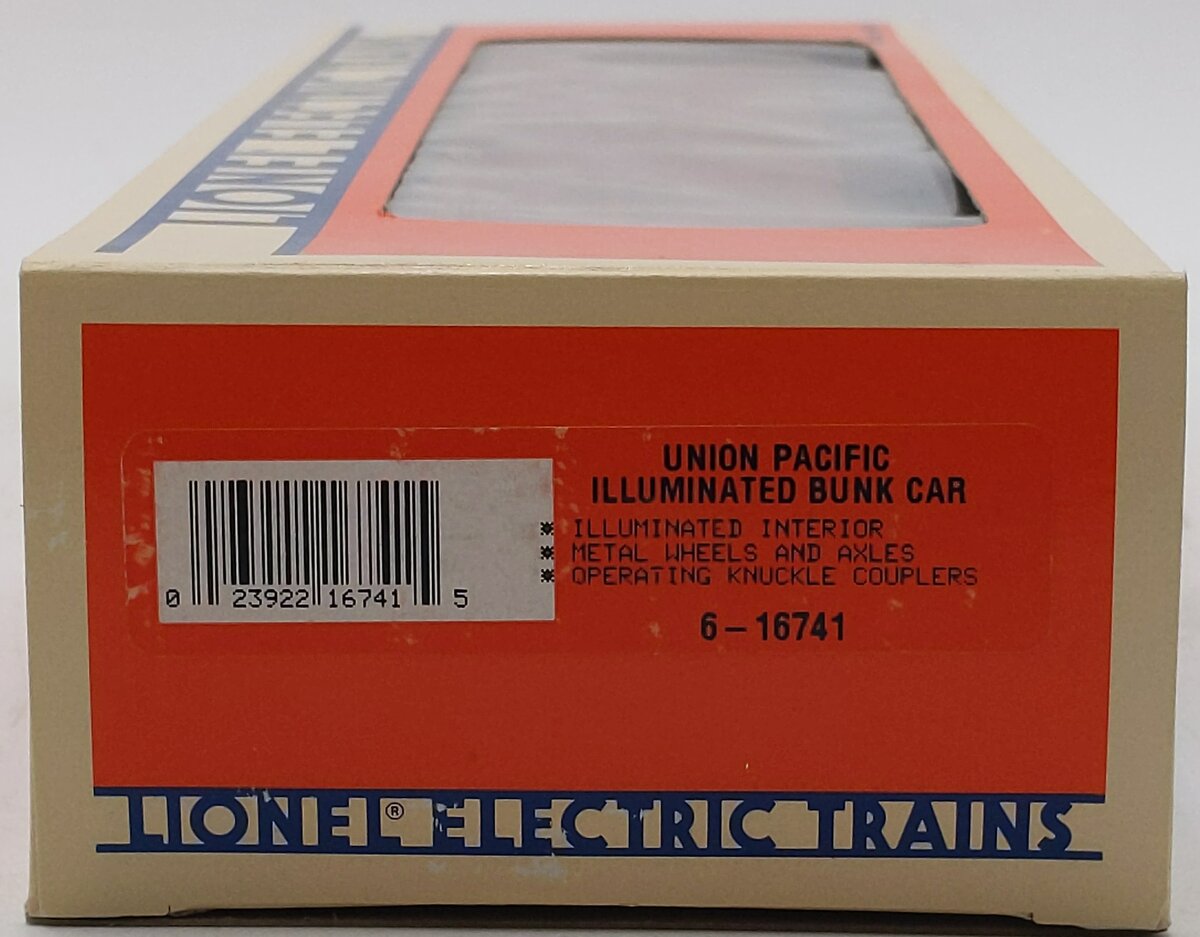 Lionel 6-16741 O Gauge Union Pacific Illuminated Bunk Car NIB