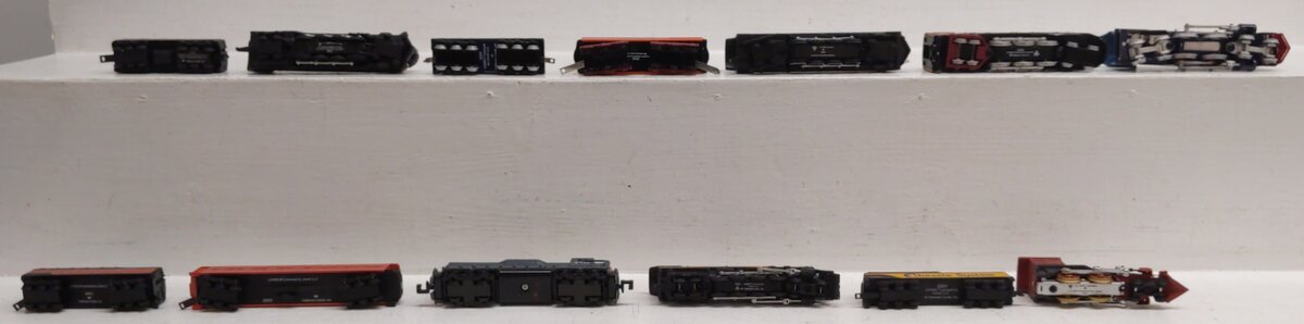 Hallmark Assorted Locomotive and Tender Ornaments [13] EX/Box
