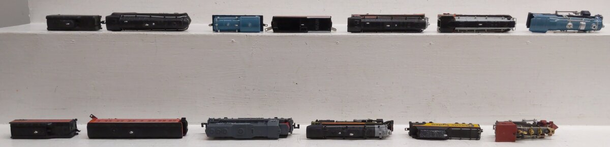 Hallmark Assorted Locomotive and Tender Ornaments [13] EX/Box
