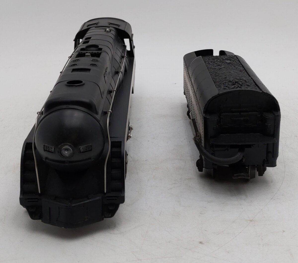 Lionel 6-18040 O Norfolk & Western 4-8-4 J Class Steam Locomotive & Tender #612 VG/Box