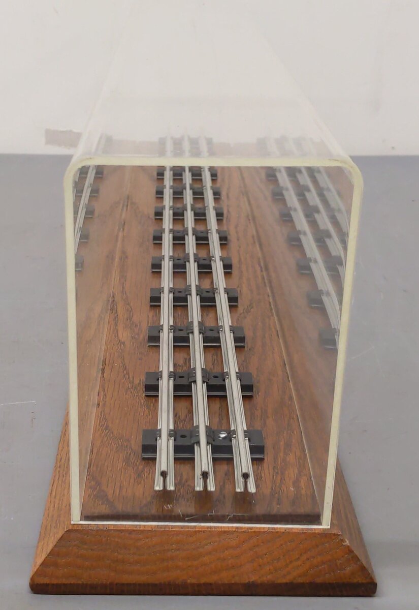 O Gauge Acrylic Display Case With Track 29 1/2