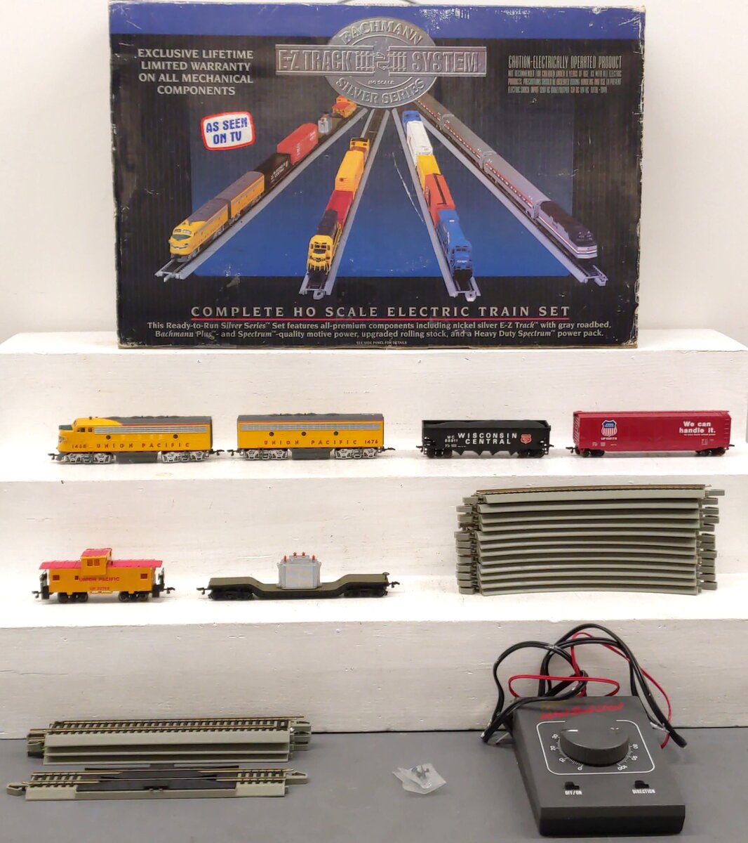 Bachmann 01113 Santa Fe Silver Series Complete HO Gauge Diesel Train Set VG/Box