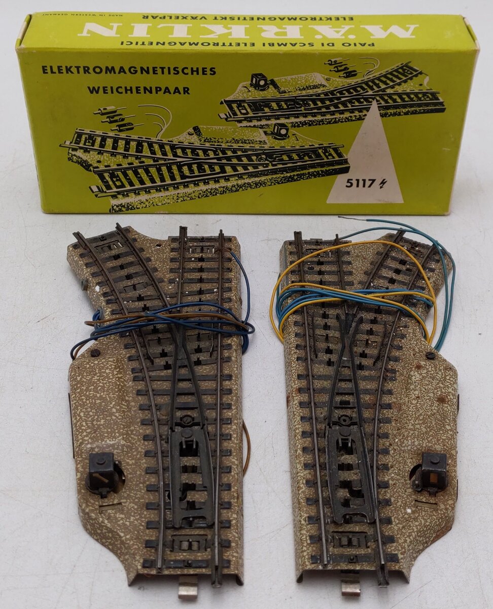 Marklin 5117 HO Scale Left and Right Track Turnouts (One Pair)/Box