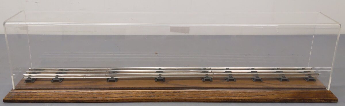 O Gauge Acrylic Display Case With Track 29 1/2