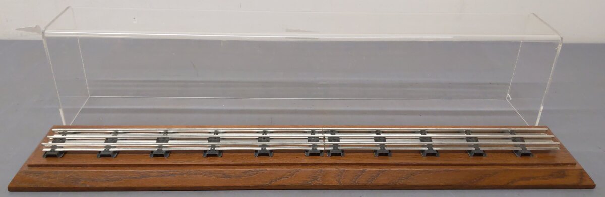 O Gauge Acrylic Display Case With Track 29 1/2