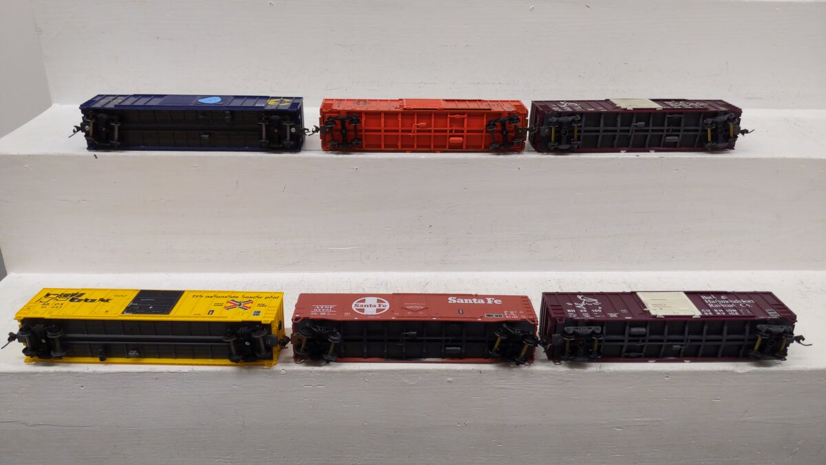 HO Scale Assorted CUSTOM Freight Cars: 25122, 25150, 97221, 3000, 481895 [6] EX
