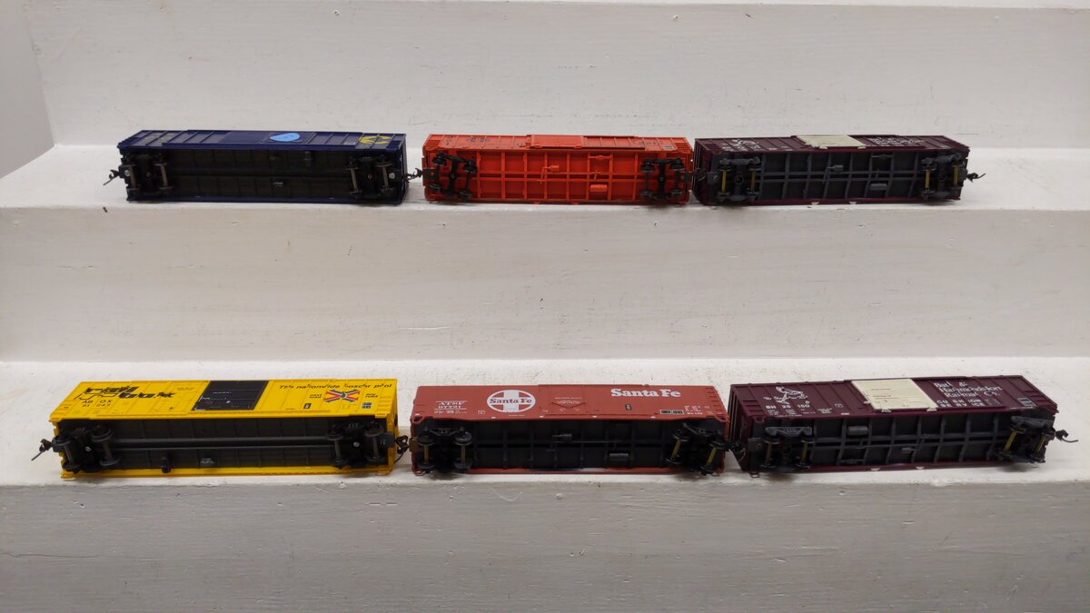 HO Scale Assorted CUSTOM Freight Cars: 25122, 25150, 97221, 3000, 481895 [6] EX
