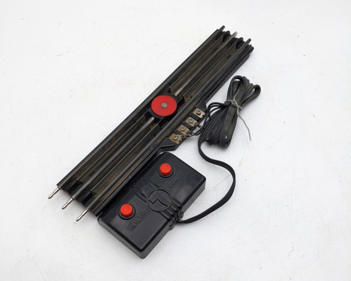 Lionel 6-5530 O Gauge Operating Track Section VG/Box