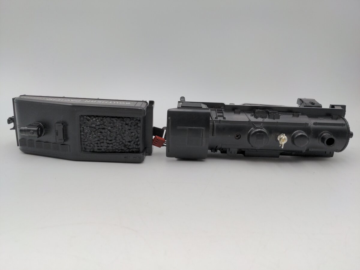 Lionel 6-18710 O Southern Pacific 2-4-0 Steam Locomotive & Tender #2000 VG