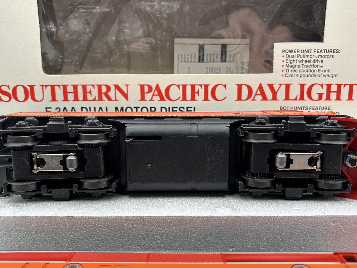 Lionel 6-8260 O Gauge Southern Pacific F3 AA Diesel Locomotive Set #8260/8262 EX/Box