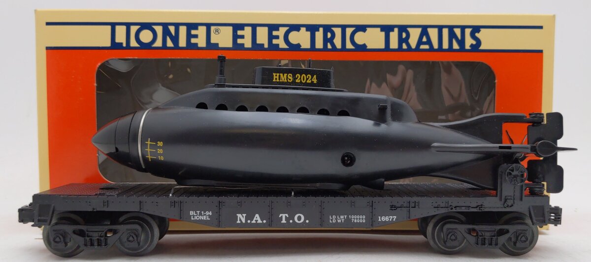 Lionel 6-16677 O Gauge NATO Flatcar with Royal Navy Submarine EX/Box