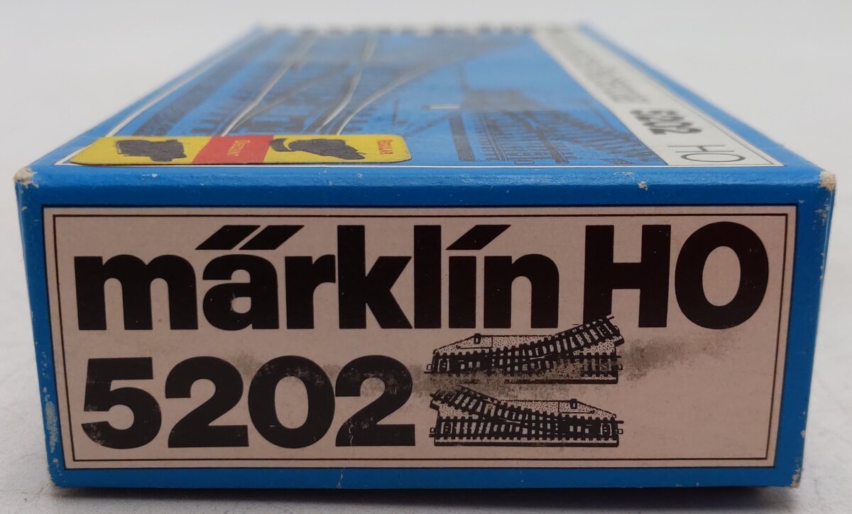 Marklin 5202 HO Remote Left and Right Switch Pair/Box