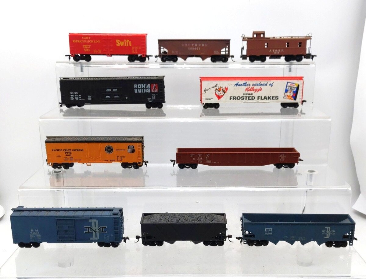 HO Scale Assorted Freight Cars [10] EX