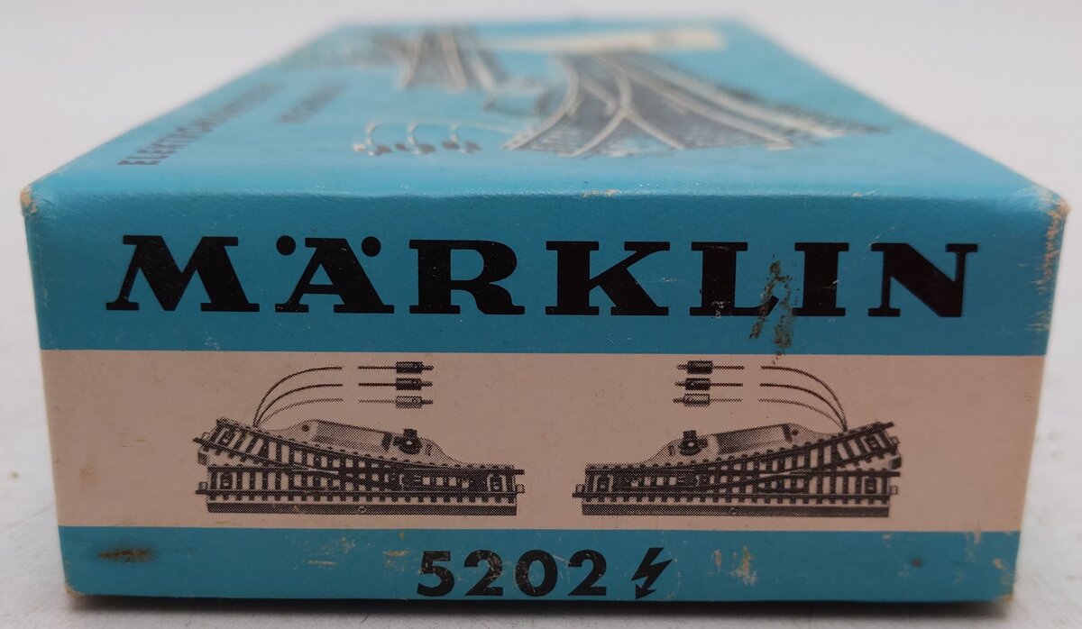 Marklin 5202 HO Scale Remote Right Switch Pair/Box