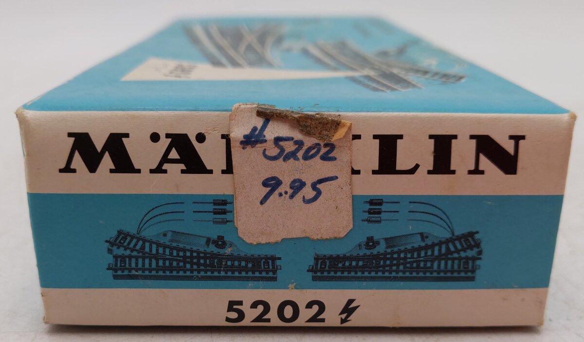 Marklin 5202 HO Scale Remote Right Switch Pair/Box
