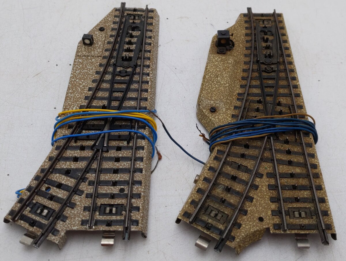 Marklin 5202 HO Scale Remote Right Switch Pair VG/Box