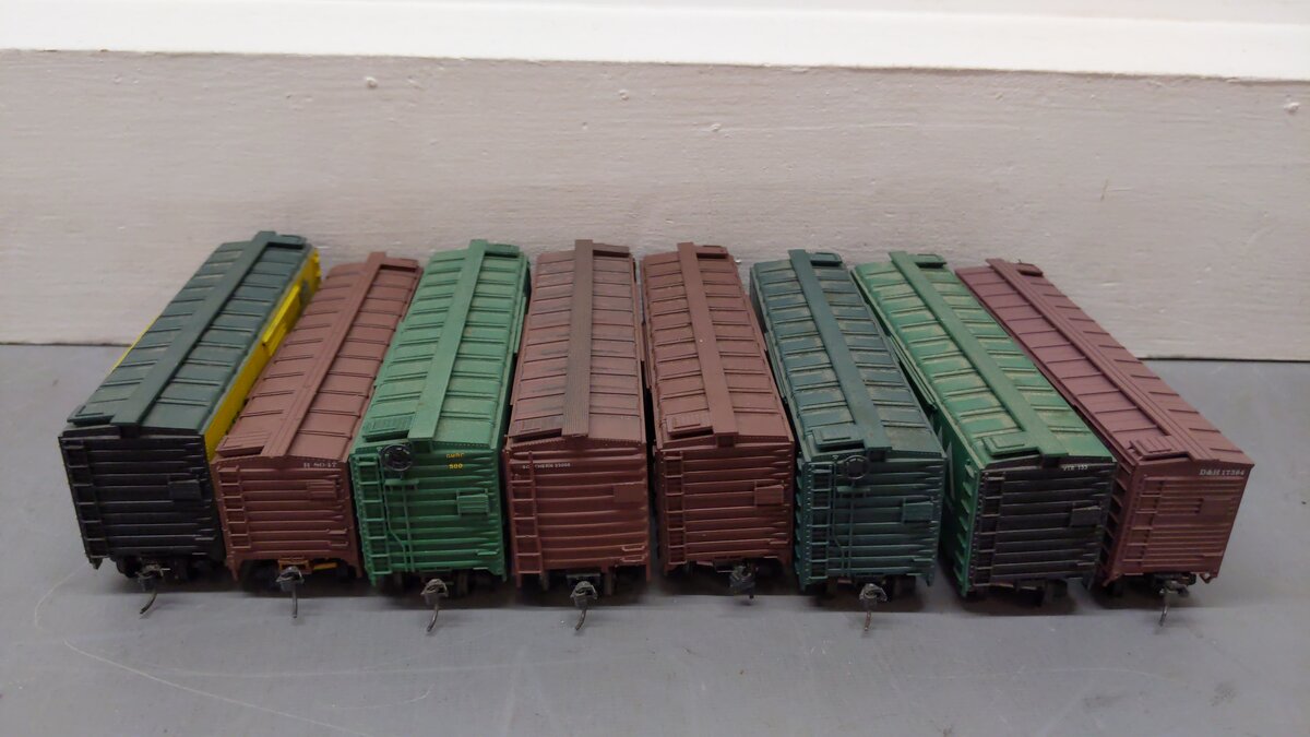 Accurail & Other CUSTOM Assorted Freight Cars: 8047, 408, 17384, 133, 169 [8]