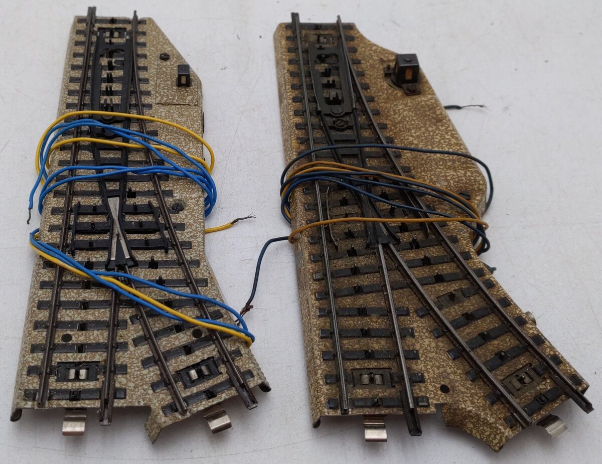 Marklin 5204 HO Scale Right Hand 24 ° Manual 2-Way Swich Turnouts [2]