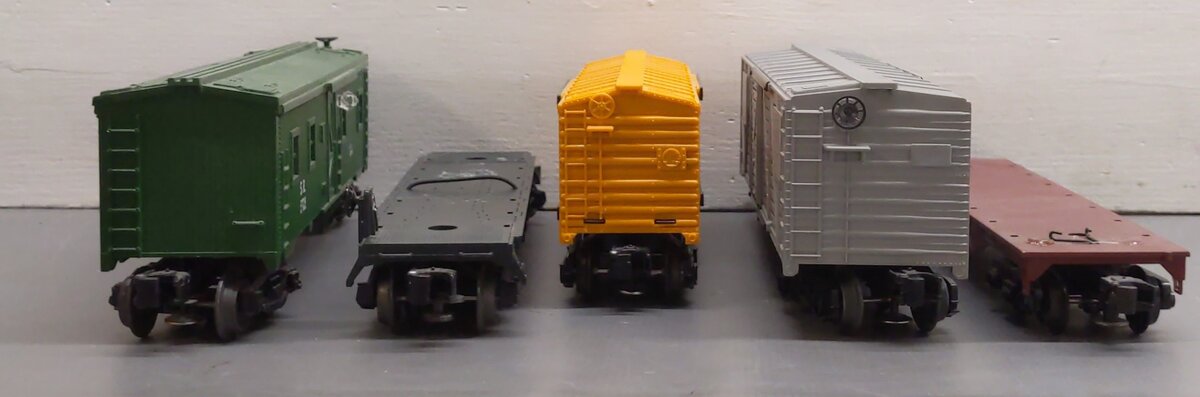 Lionel & Other Assorted Freight Cars [5] EX