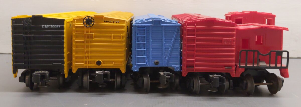 Lionel & Other Assorted Freight Cars [5] EX