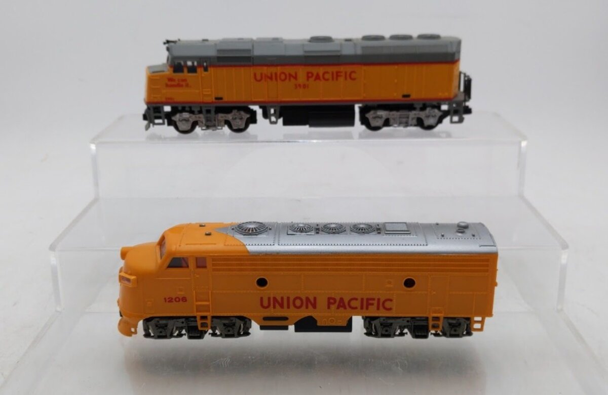 HO Scale Assorted Union Pacific Diesel Locomotives [2] EX
