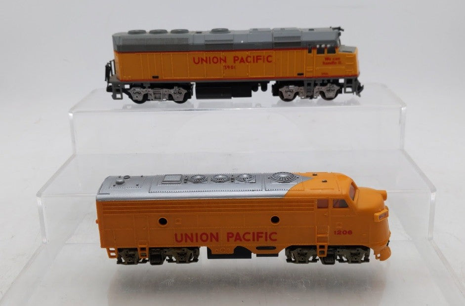 HO Scale Assorted Union Pacific Diesel Locomotives [2] EX