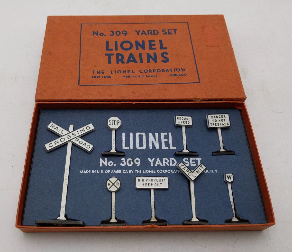 Lionel 309 7-Piece Yard Sign Set - Complete Boxed! EX/Box